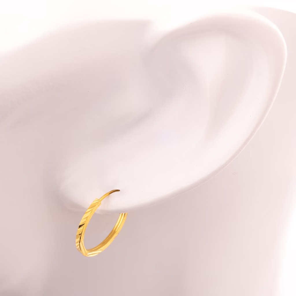 5G斜刻歐美小耳圈 |1.3cm — 純金9999 (detail)
