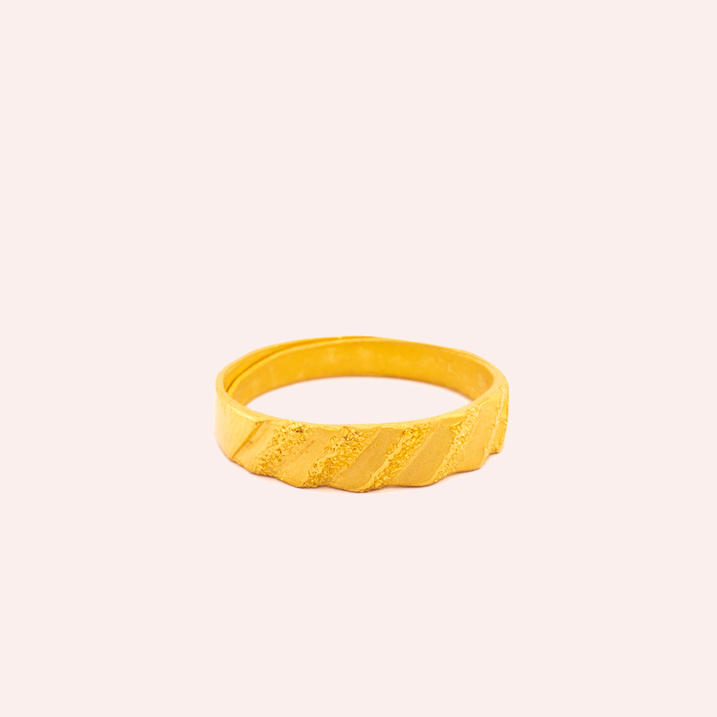 微光流轉｜百搭斜刻紋戒