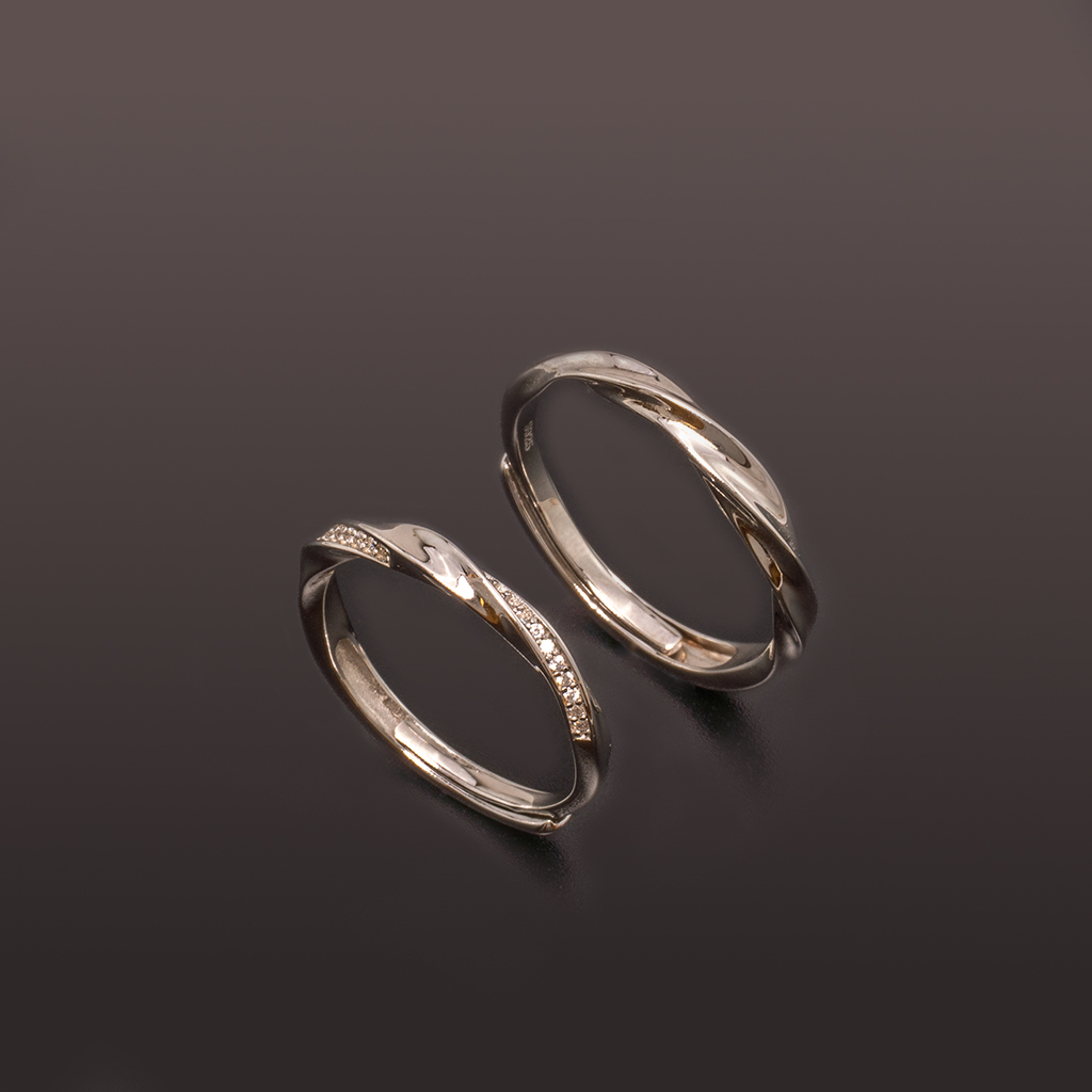 Classic Twisted Couple Rings