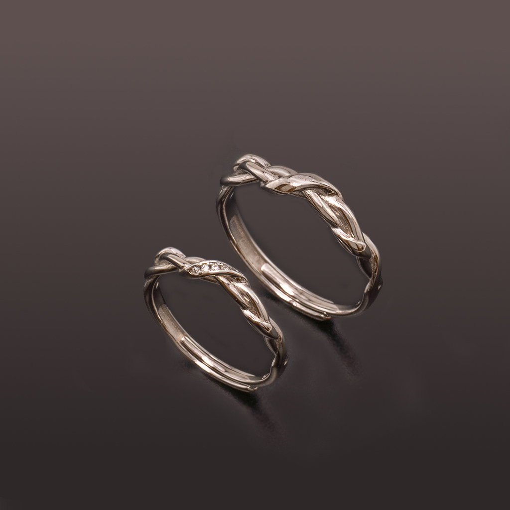 Intertwined Couple Rings