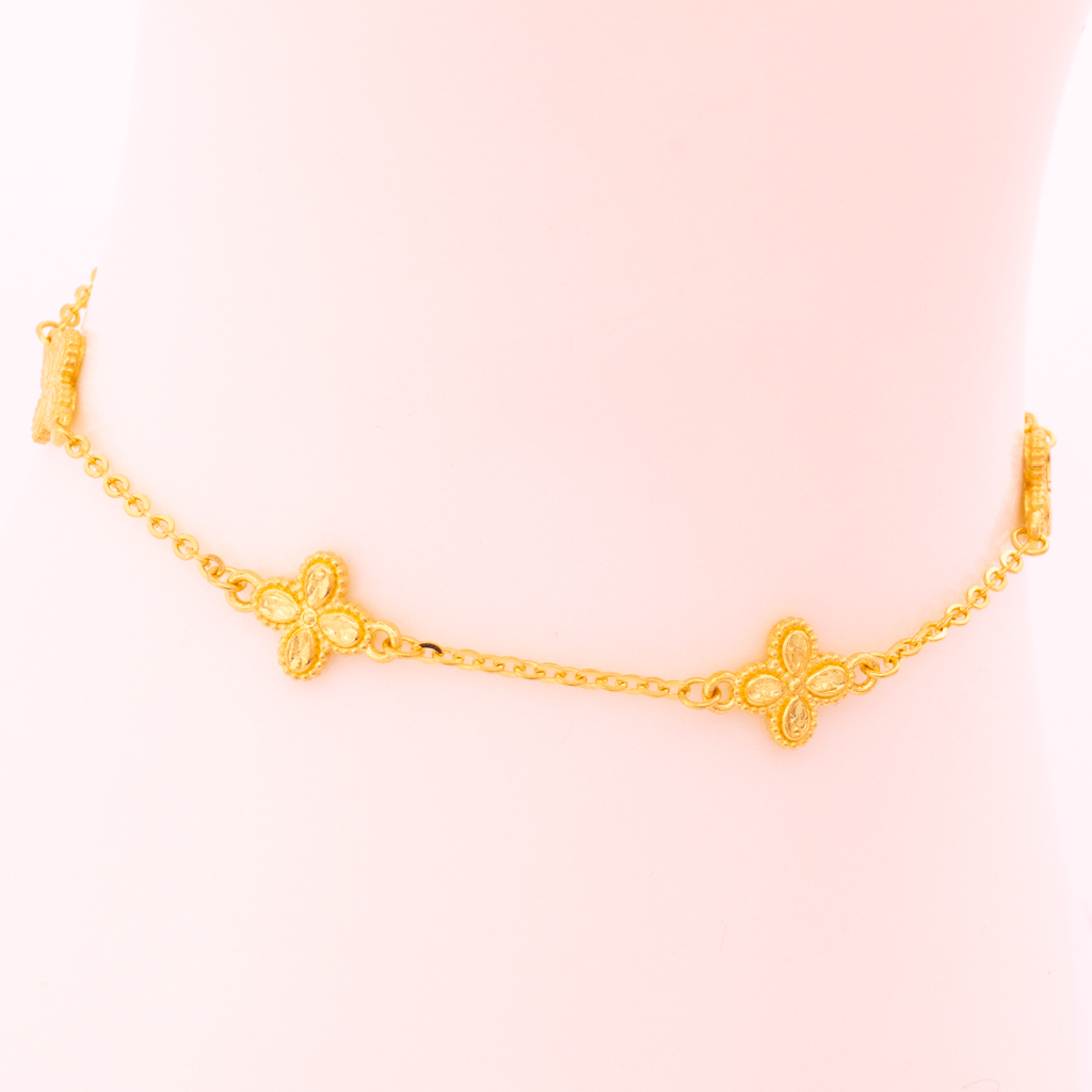 Crushed-Ice Flower Bracelet