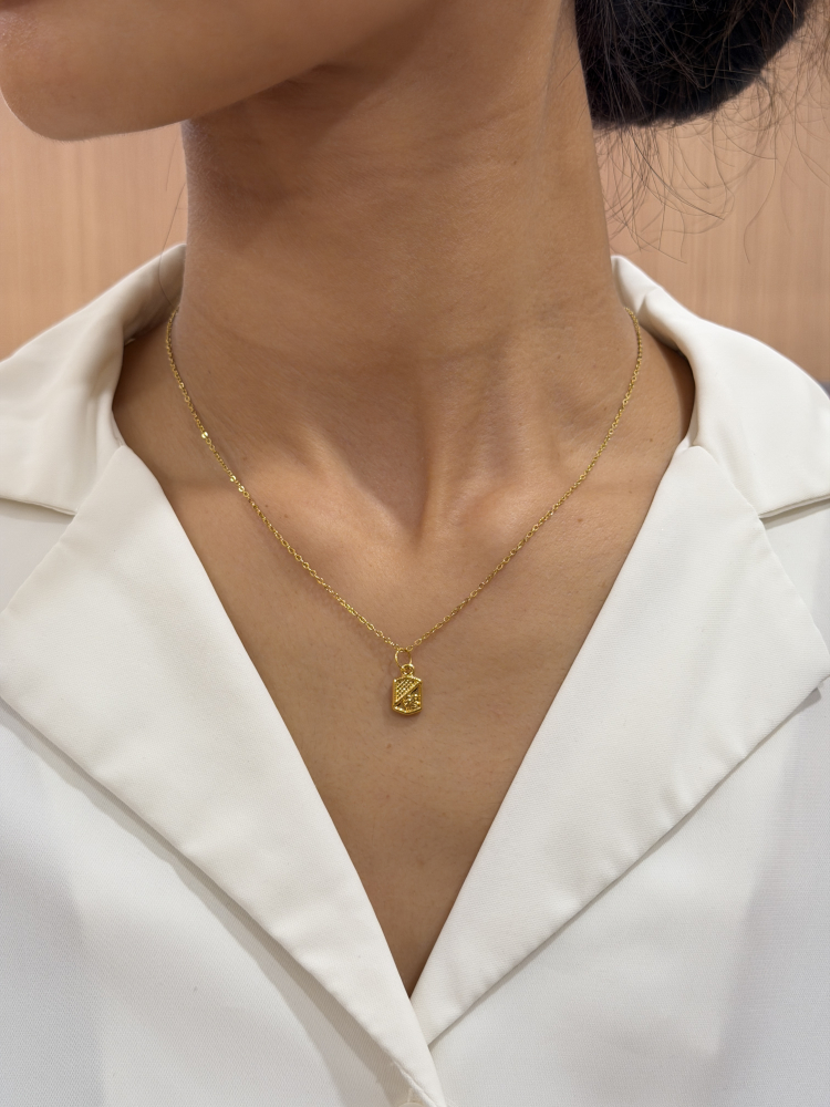 祝願喜樂|福小墜 — 純金9999 (worn photo)