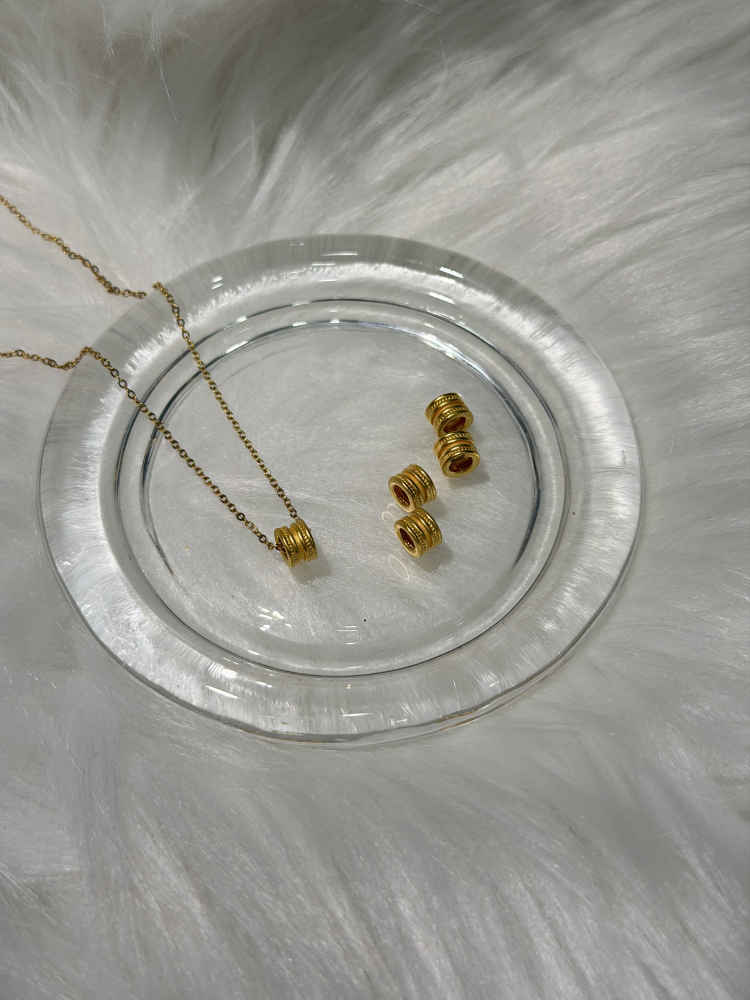 古法質感|小金輪串珠 — 純金9999 (worn photo)