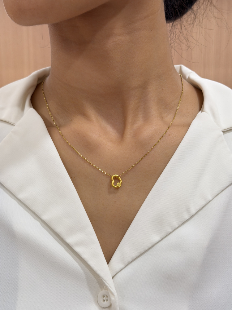 花季|愛心小花串珠(霧面) — 純金9999 (worn photo)