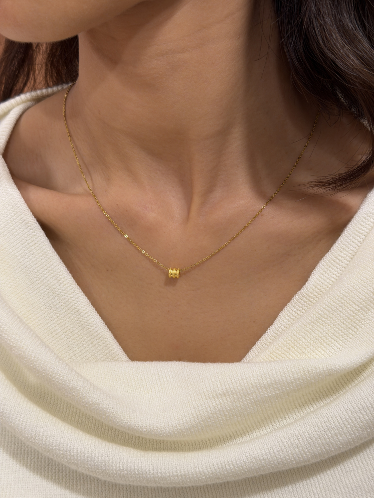 百搭不挑人|小蠻腰墜(迷你) — 純金9999 (worn photo)