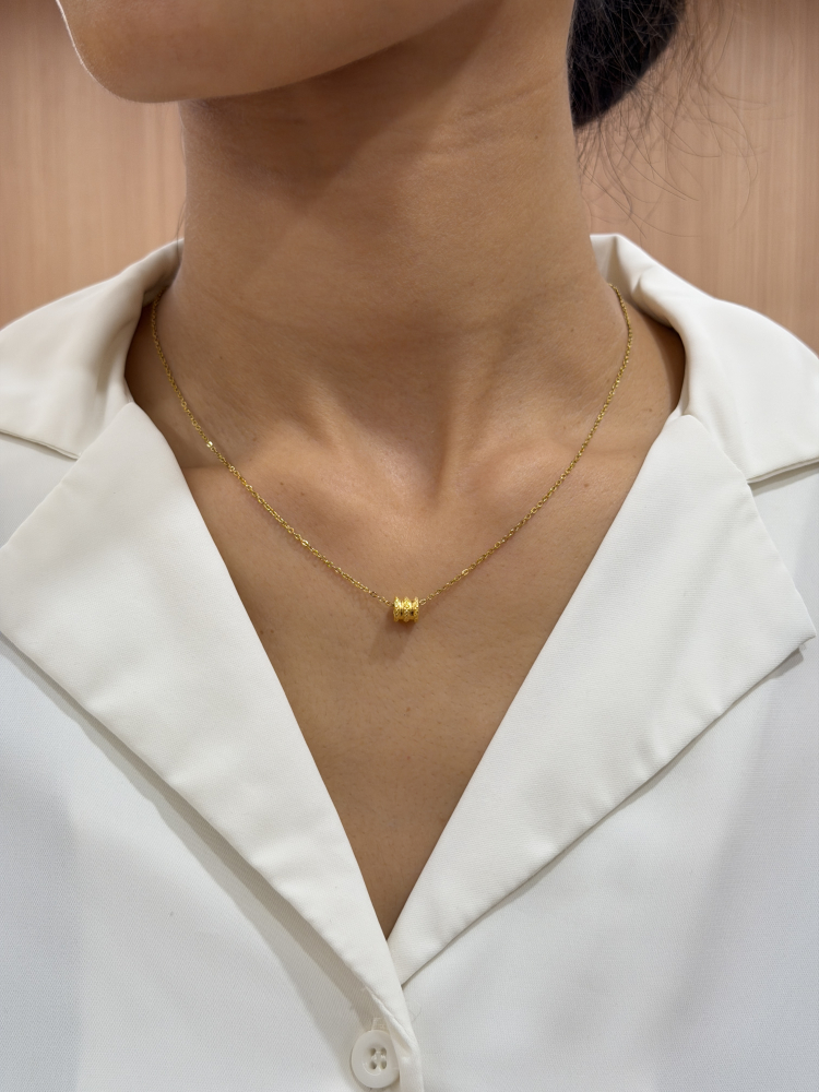 百搭不挑人|小蠻腰墜 — 純金9999 (worn photo)