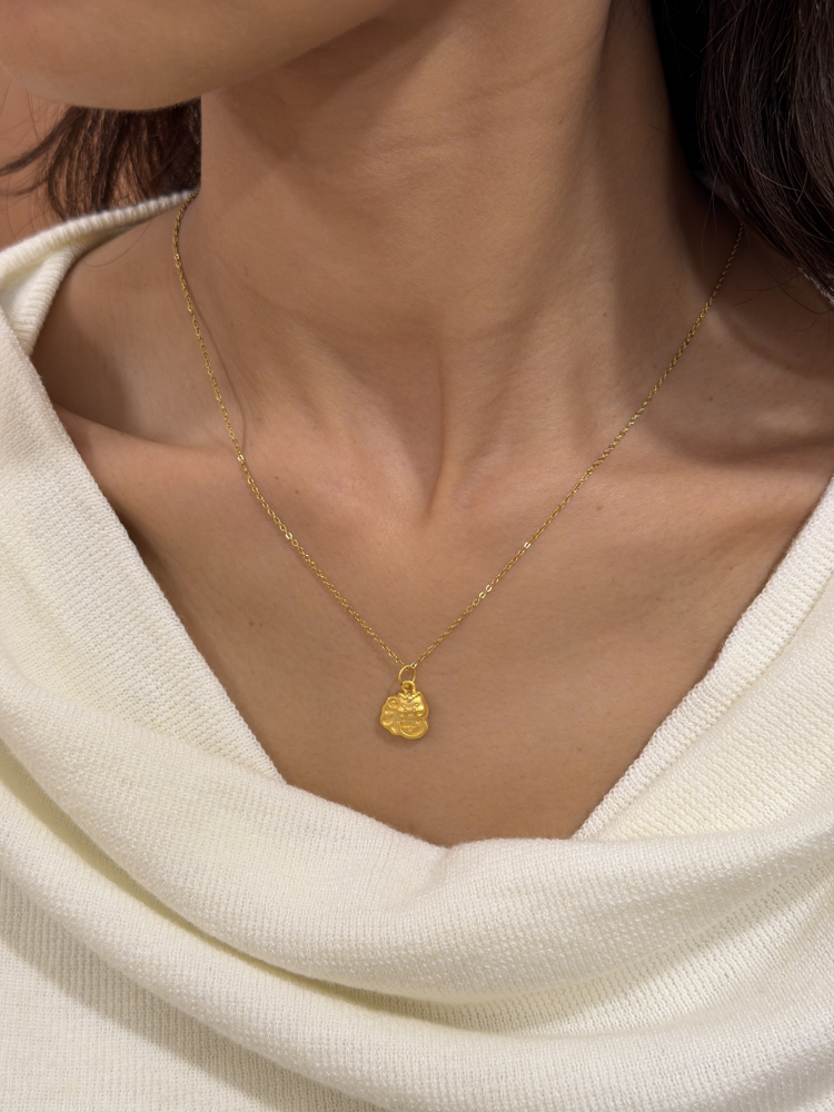 馬上來福|小馬墜 — 純金9999 (worn photo)