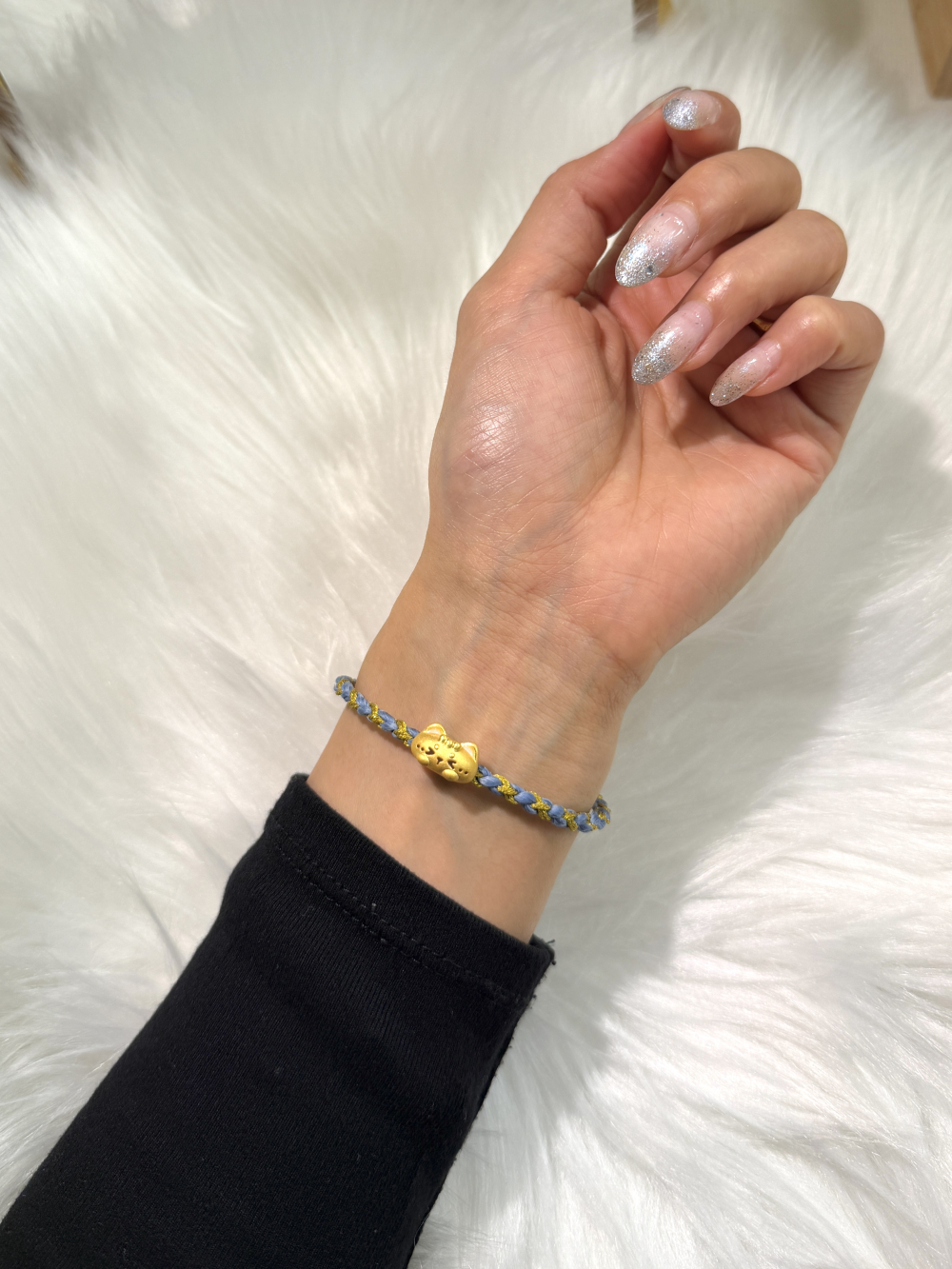 可愛爆擊|訂製法棍貓手繩|蠟繩(霧霾藍金) — 純金9999 (worn photo)