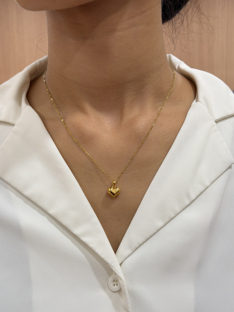 經典不敗|5G愛心墜 — 純金9999 (worn photo)