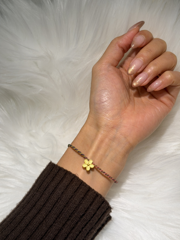 春神|小花串珠 — 純金9999 (worn photo)