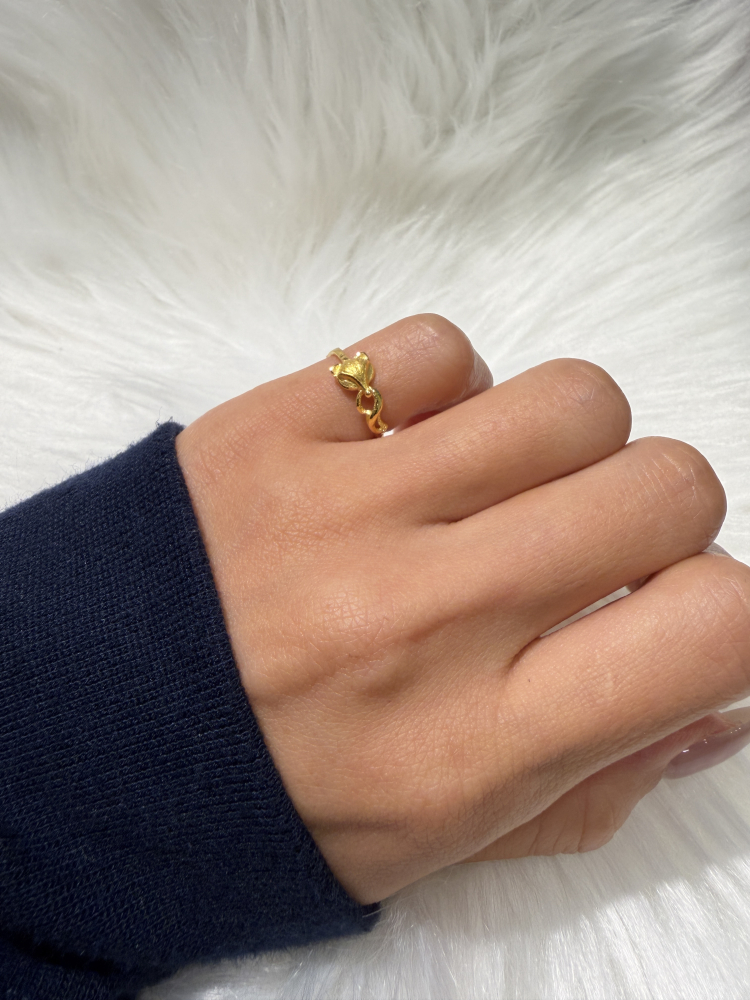 狐狸尾戒 — 純金9999 (worn photo)