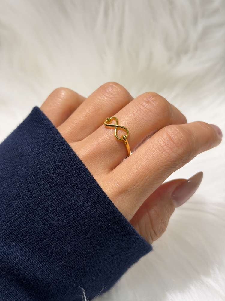 經典永恆|5G無限戒 — 純金9999 (worn photo)