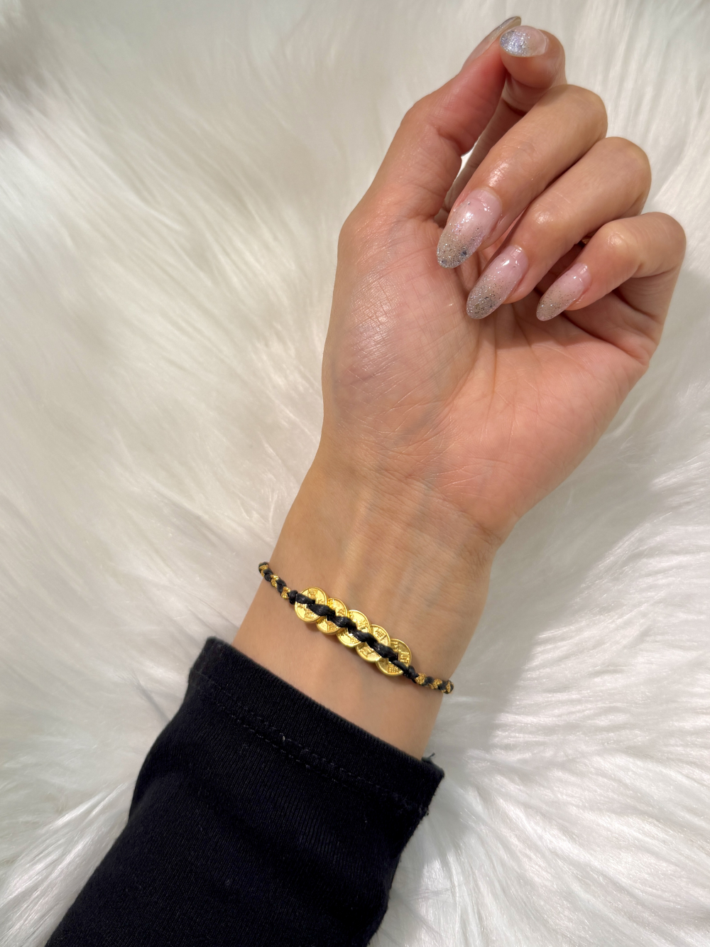 五帝納財|訂製五帝錢手繩|蠟繩(黑金) — 純金9999 (worn photo)