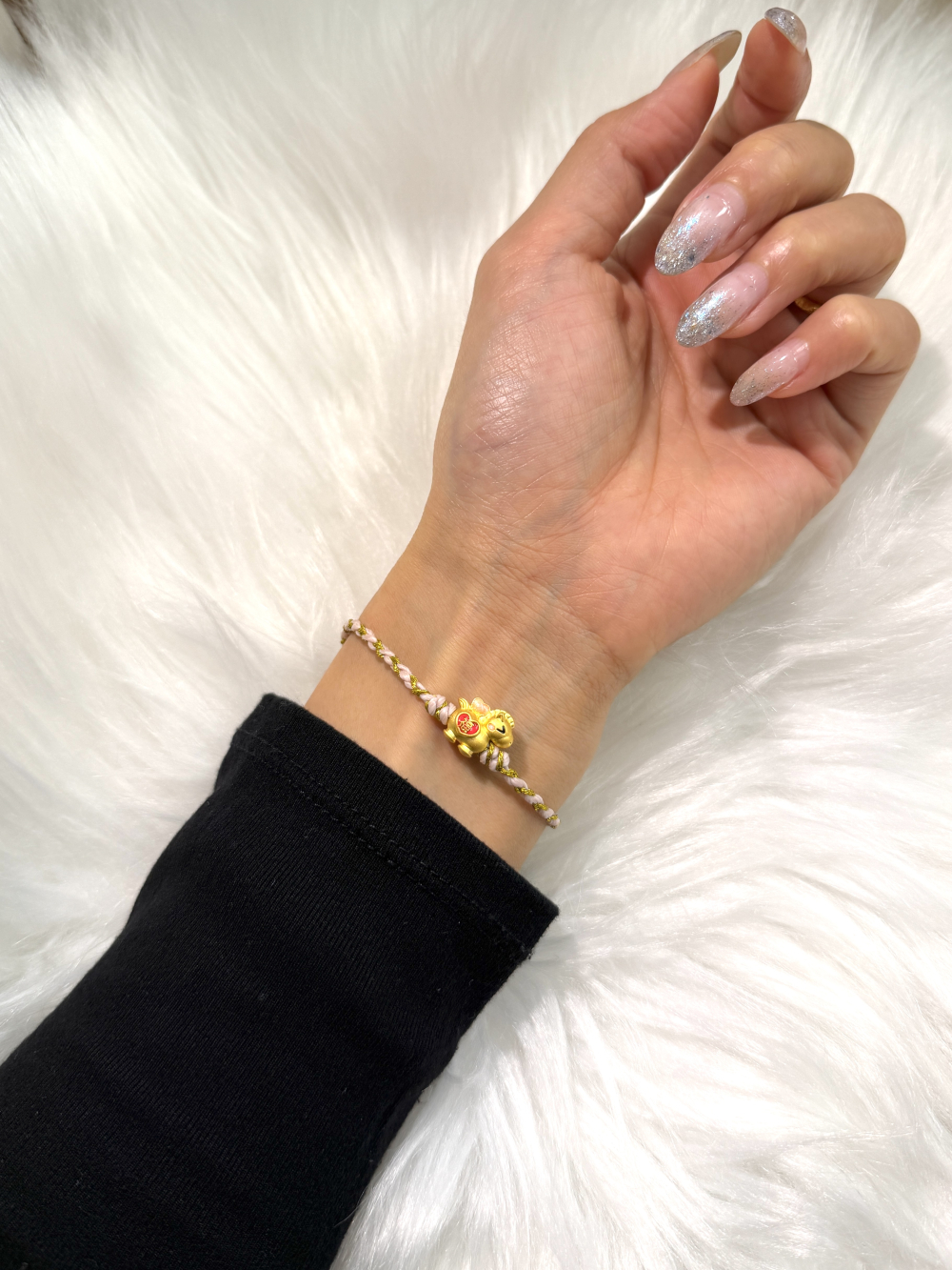 馬上來福|訂製小馬手繩|蠟繩(櫻花粉金) — 純金9999 (worn photo)