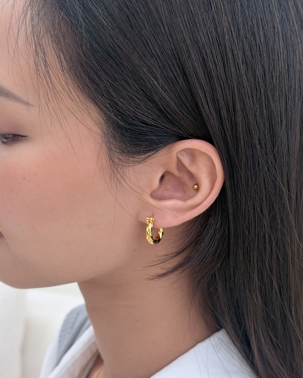 香頌|法式可頌耳扣 — 純金9999 (worn photo)