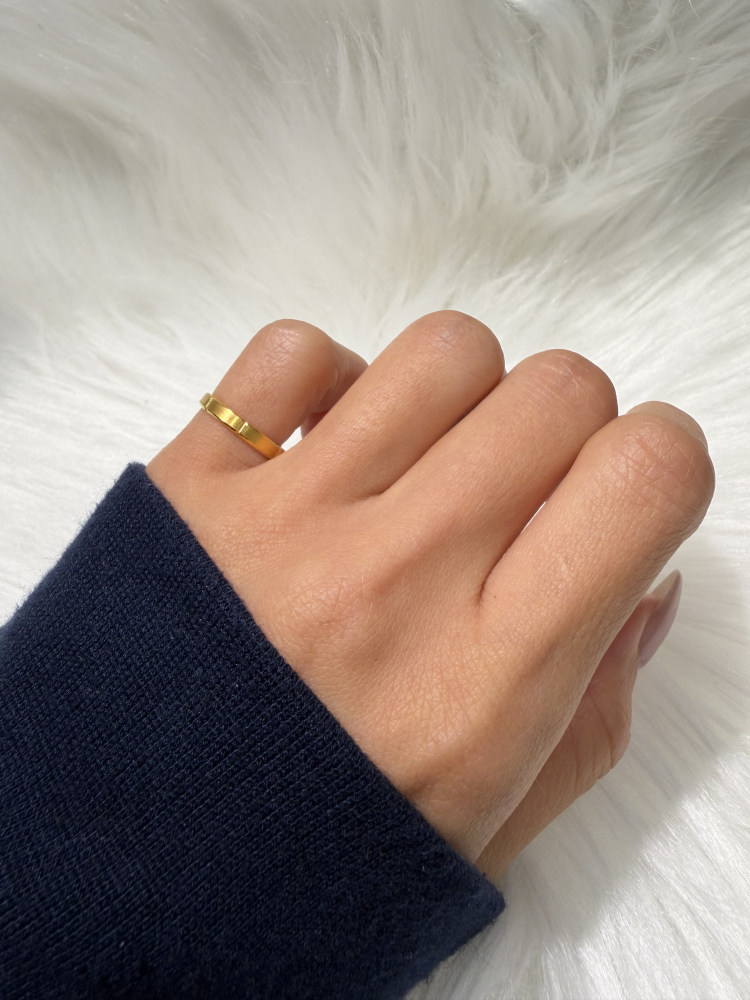 Bamboo Pattern Pinky Ring — 24K Pure Gold (worn photo)